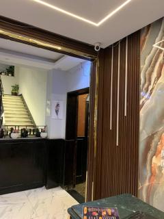 Garden Suites - 1