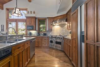 Bellemont Home at Deer Valley Resort - 6 Bedroom Home with Hot Tub #8 home - 4