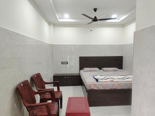 SWASTIK STAY AC and Non Ac Rooms - Raigīr - 3