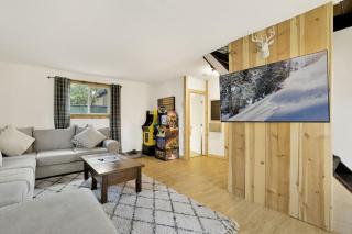 Sugar Bear Chalet - Renovated Family Retreat at Big Bear - 9