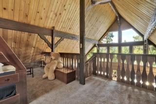 Modoc Cabin at Big Bear Village - Charming Downtown Family Retreat - Foosball - Fireplace - Sun Deck - 2