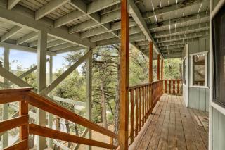 Moonridge Treehouse - Relaxing Lofty Big Bear Hillside Retreat- Great Deck Views- Central - 6