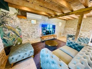 Maison de charme avec vue sublime et piscine à débordement - 7