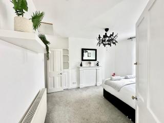 shepherd Bush Beautiful Family Apartment - 7