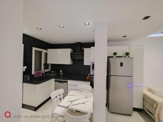 Seaside Apartment with 4 Bedrooms and Large Terrace - 4