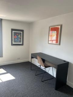 Bright spacious flat in the heart of town - 8