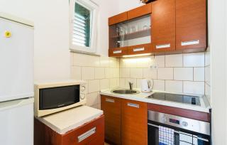 1 Bedroom Awesome Apartment In Omis - 7