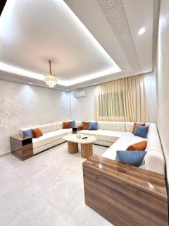 Cozy Apartment in Marrakech Center, Pool &Parking - 9