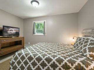 Cozy 2BR Mountain Retreat Near Killington Resort - Pet Friendly, Fireplace, Foosball - 3