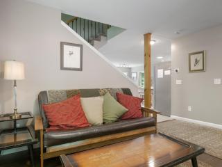 Cozy 3BR Retreat Near Killington Resort - Fireplace, Pet Friendly - 4