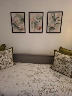 Private Fully Furnished Studio Flat! - 3