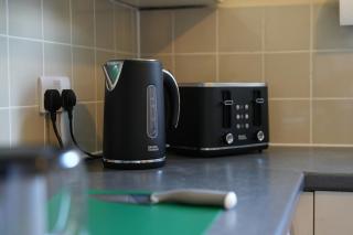 Modern 2-Bedroom House Near Nottingham City Hospital with Free WiFi - 2
