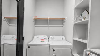 Charming & Spacious Hideaway by Downtown Bryan - 3