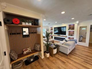 Welcome to the Vibe-3BR -10 Acre -King Bed, 85in TV, Fire Pit, & Modern Upgrades - 2