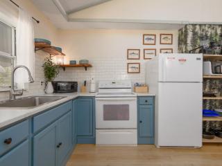 Satilla Woods Cabin & Hot Tub - 7