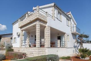 Apartments by the sea Rogac, Solta - 21346 - 8