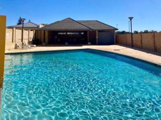 Port Denison Resort Villa - 7