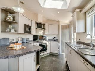 Rabbit Hole - Uk49618 - 2