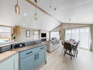 Hillfort Lodge - Llanrhystyd - 3