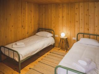 Mistle Roundhouse - Ukc6943 - 2