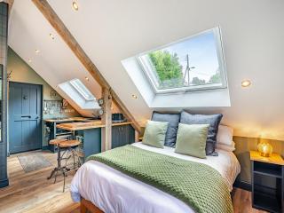 The Woodland Loft - 5