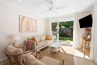 Luxury Beach House with Pool, Firepit, Kayaks - 1