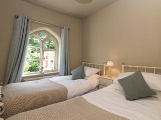 Dell Cottage - 2
