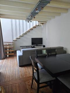 Propiedad reciclada a nueva con terraza propia - 0