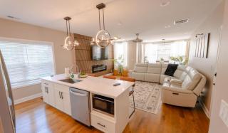 Luxury Stylish 3BR Home Minutes from Downtown - 9