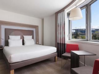 Novotel Paris Saint Denis Stade Basilique - 4