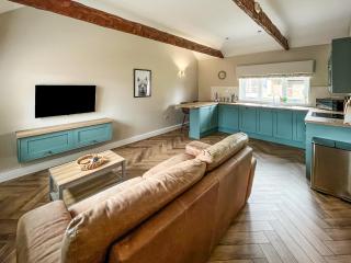 Sherwood Lodge - 8