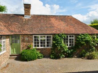 Cowbeech Farm Cottage - 9