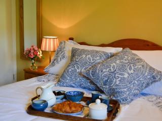 Cowbeech Farm Cottage - 3