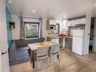 Mobil-home avec Terrasse pour 6 - API-1-52-713 - 0