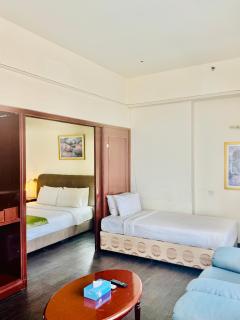 Signature Suite at Time Square by Regal - 3