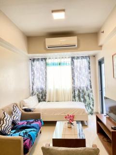 1Bedroom Condo Staycation 10-15mins at Airport - 4