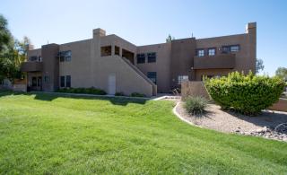 Stylish Lemon 2BR and 3BA Townhouse - 9