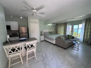 Beach Condo - 9