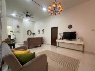 Ayrizq Spacious Homestay 3R3B KotaSAS Kuantan - 6