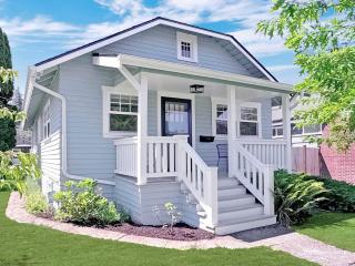 Greenwood Cottage KIng Bed Office Fenced Yard - 5