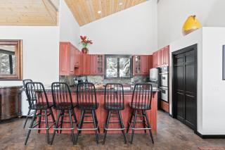 2430 Queen Esther Dr - 5 Bedroom Home with Spa home - 5