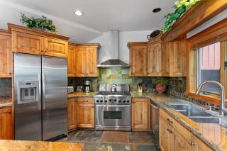 Queen Esther Drive Home at Deer Valley Resort - 4 Bedroom Home with Hot Tub #2436 condo - 9