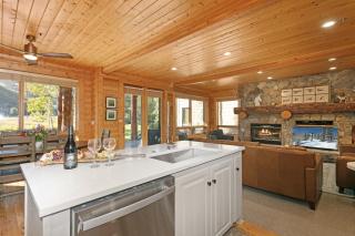 Bristlecone at Deer Valley Resort - Three Bedroom Condo with Hot Tub #201 condo - 2