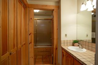 Comstock Lodge at Deer Valley Resort - Two Bedroom Condo with Hot Tub #202 condo - 5