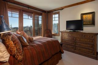 Grand Lodge - Three Bedroom #301 - Ski-in ski-out condo - 6