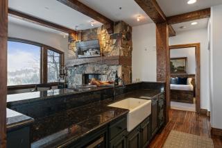 Grand Lodge - Three Bedroom #201 - Ski-in ski-out condo - 3