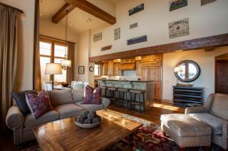 Grand Lodge - Penthouse #406 - Ski-in out condo - 2