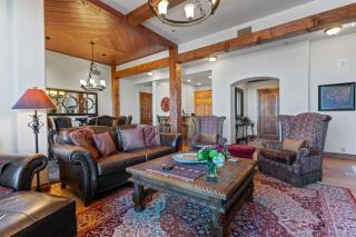 Grand Lodge - 3 Bedroom Deluxe #206 - Ski-in out condo - 0