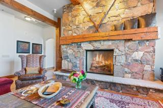 Grand Lodge - 3 Bedroom Deluxe #206 - Ski-in out condo - 9