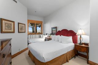 Grand Lodge - 3 Bedroom Deluxe #206 - Ski-in out condo - 3
